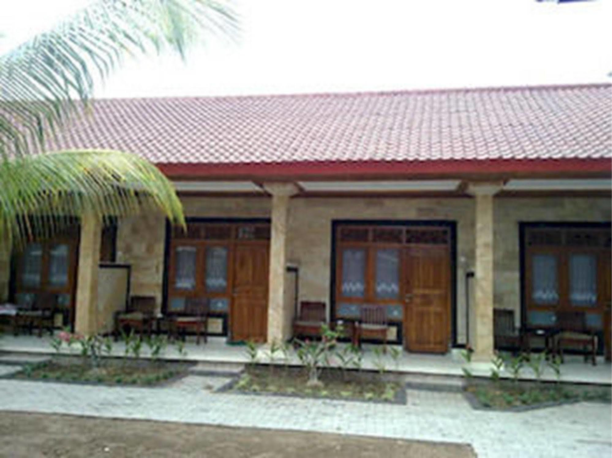 Mahendra Beach Inn Kuta Lombok Exterior foto